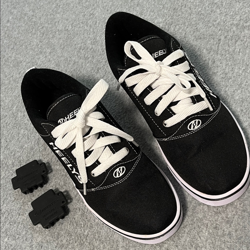 Heelys Pro 20 HES10393 Shoes Youth Boys Size 7 Black White
